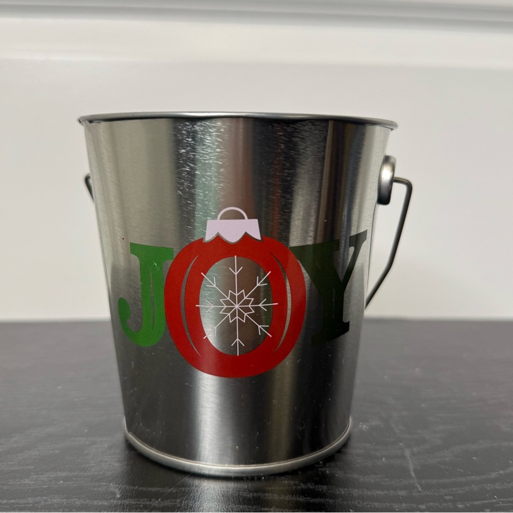 Christmas Bucket Decor